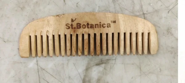 St Botanica Wooden Comb