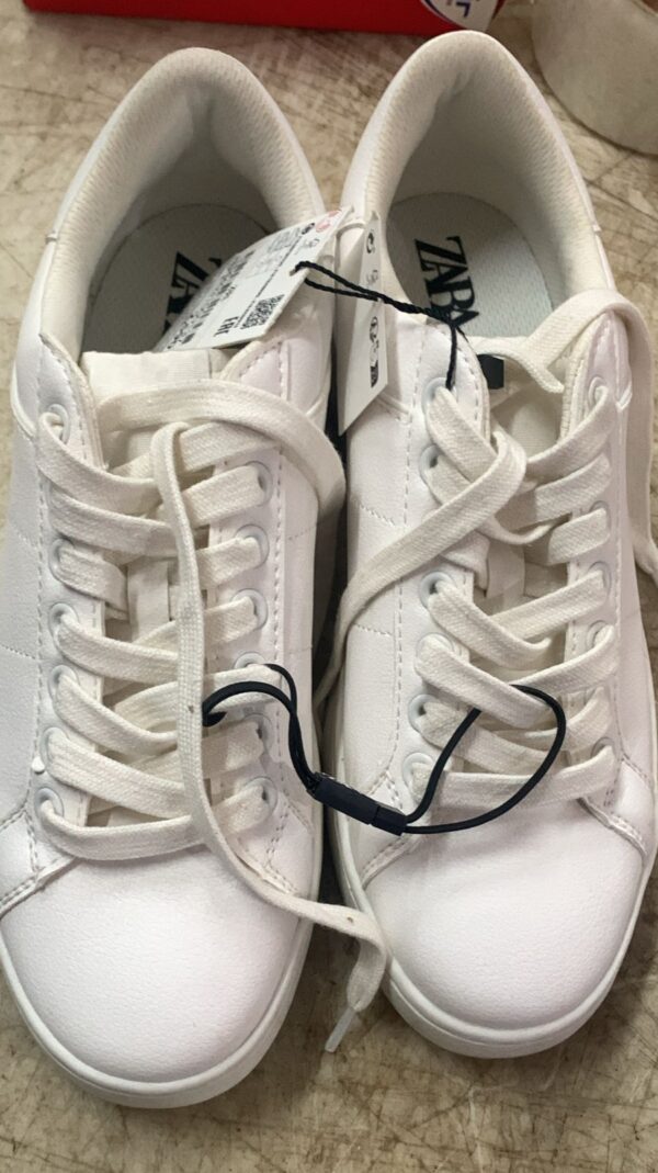 Zara Women White Color Sneaker Size 37