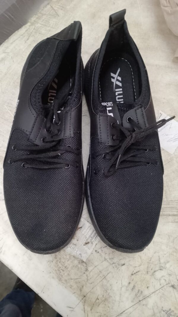 Men Sports Shoes Black Color Size 8