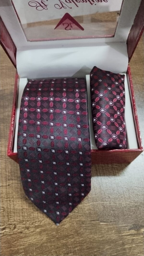 St Valentine Men Formal Solid Tie And Silk Pocket Square Cufflinks Set