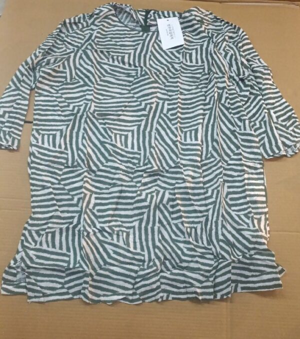 Green And White Top For Girls Size L