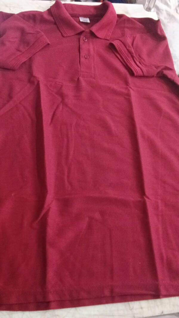 Mens Red Color T Shirt Size 40