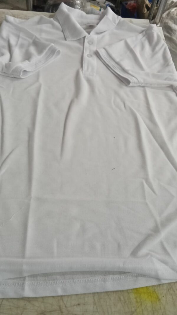 Mens White Color T Shirt Size 40