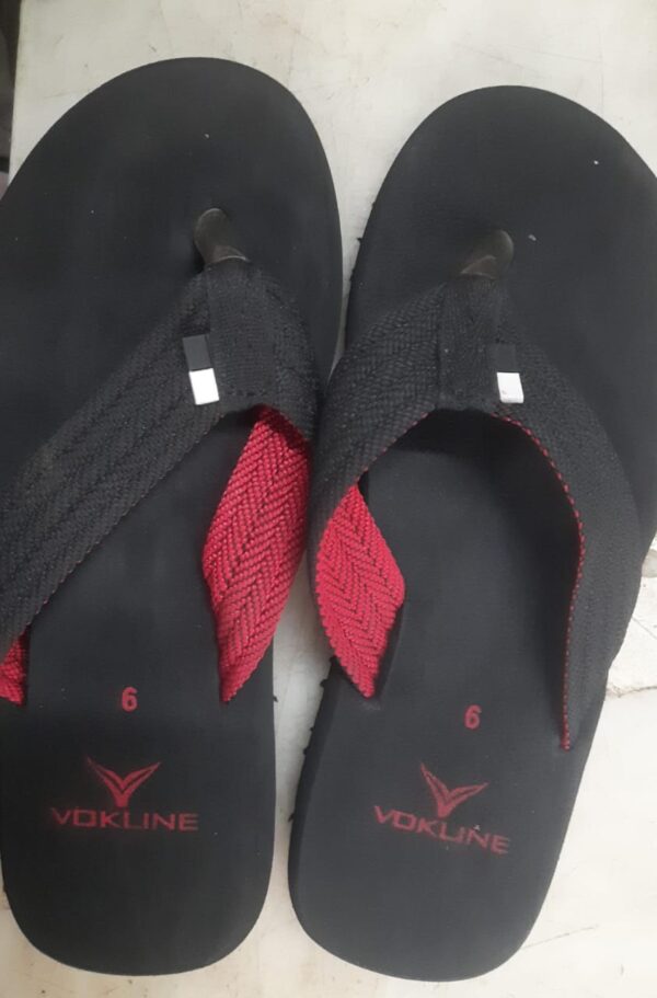 Mens Slippers Color Black Size 6