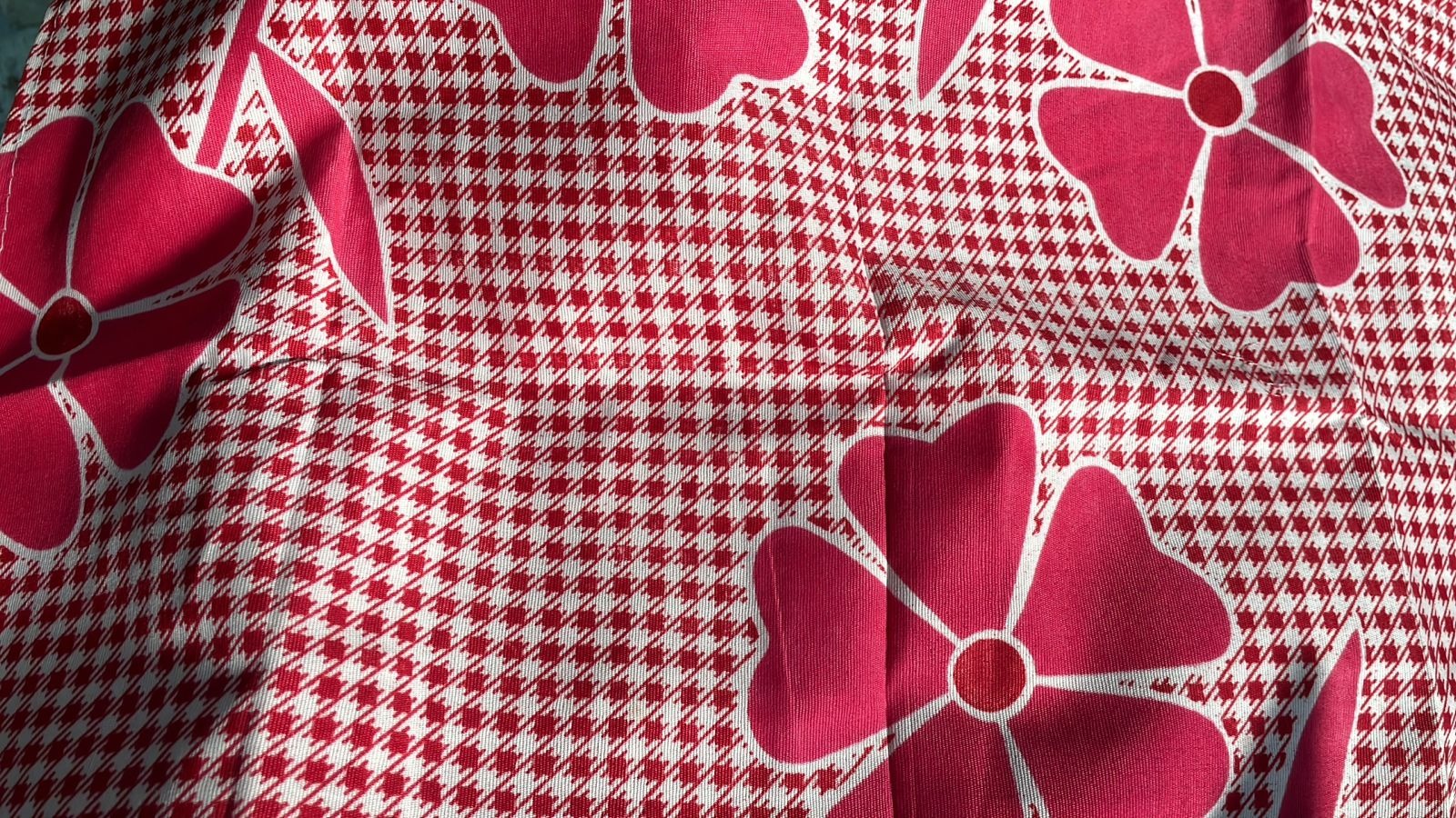 Pink Printed Double Bedsheet With Pillow Cover
