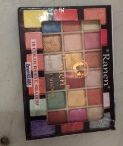 Ranen Professional Make Up Kit 18 Color Eyeshadow Palette 12Gm