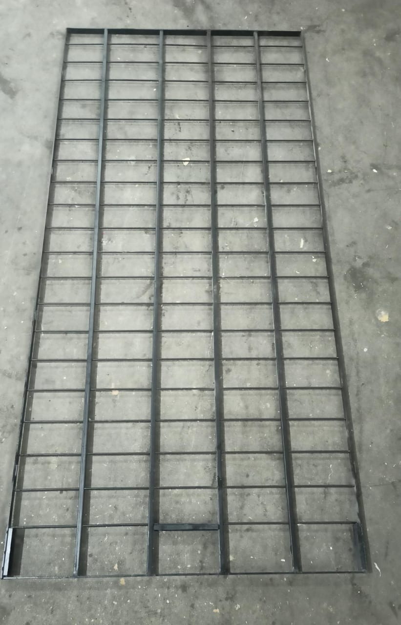 Wall Mounted Ms Grid Panel Size 7 X 3 Feet Color Black 2 Pcs
