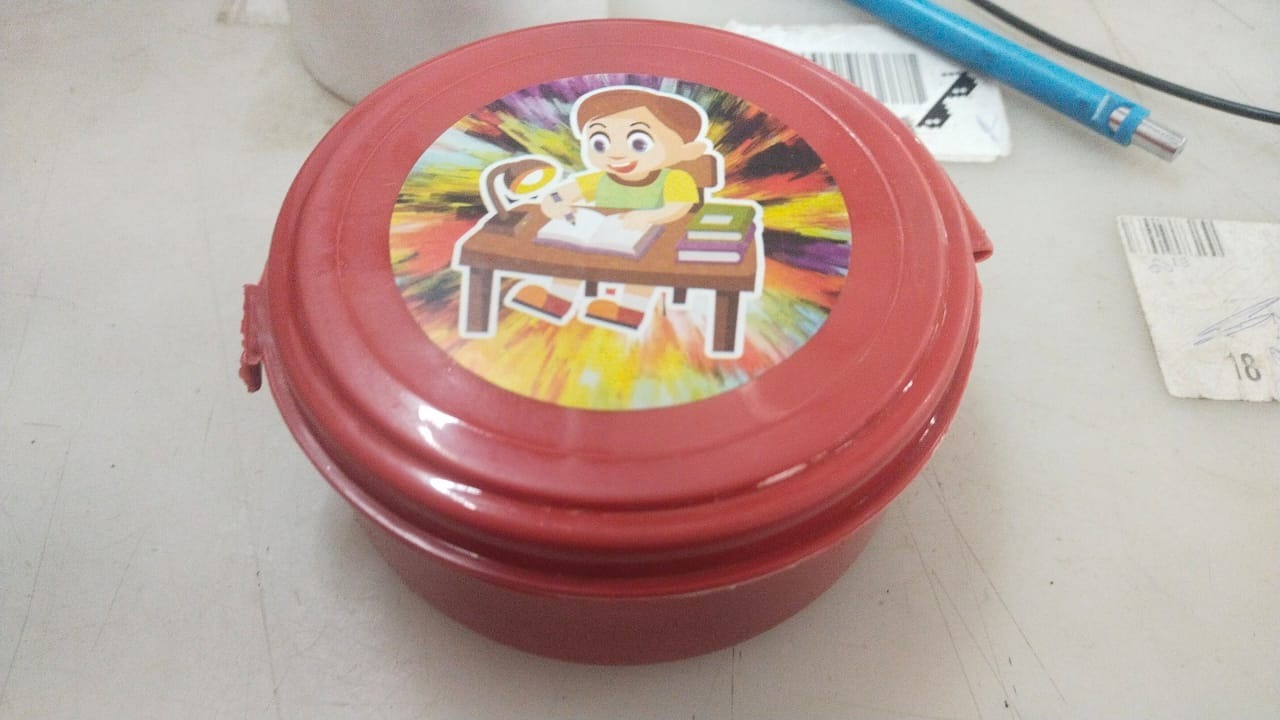 Plastic Lunch Box 600Ml Red For Kids