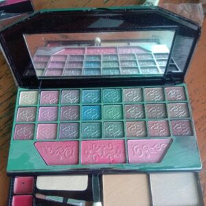 Tya GenIi Color Icon Fashion Makeup Kit For Girls 6155