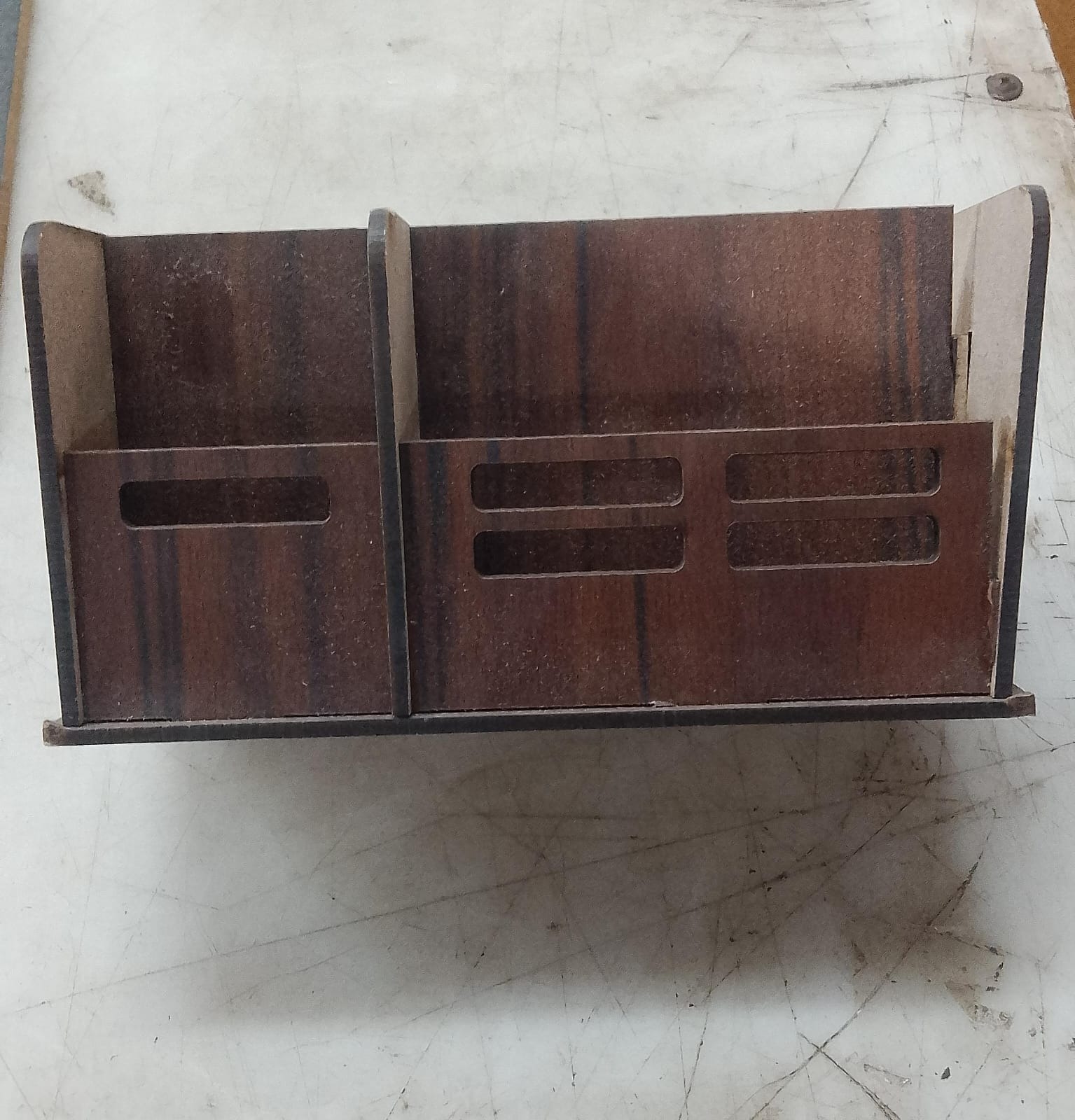 Bellicious Wooden Key Holder And Mobile Stand For Home