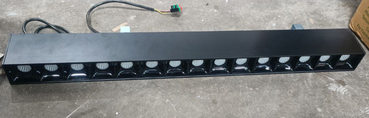 Lance Lend Linear Surface 20W Downlight Black