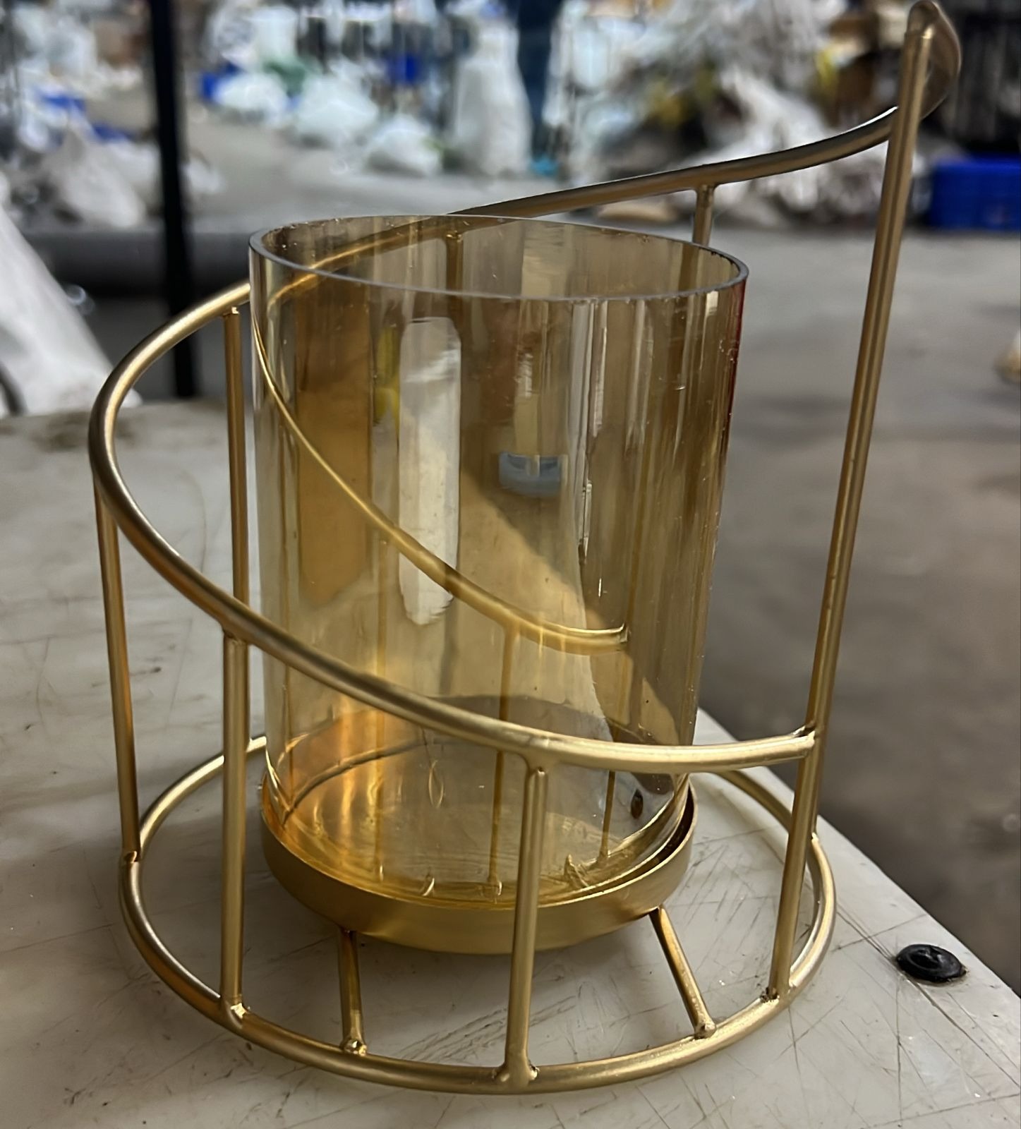 Housbury Metal Geometric Designer Gold Pillar Flower Modern Design For Pot