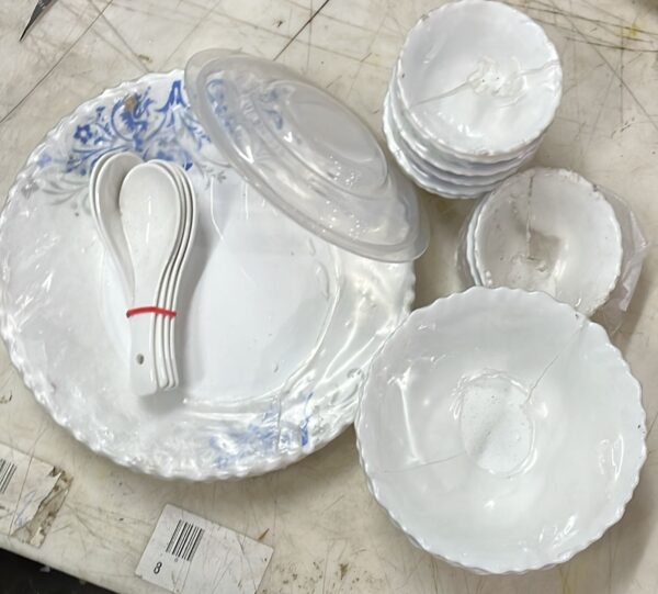 Larah By Borosil Dinner Set White 22 Pcs