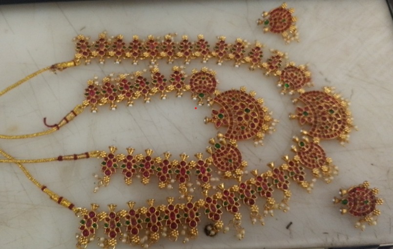 Gold Plated Stone Studded Jewellery Set For Women