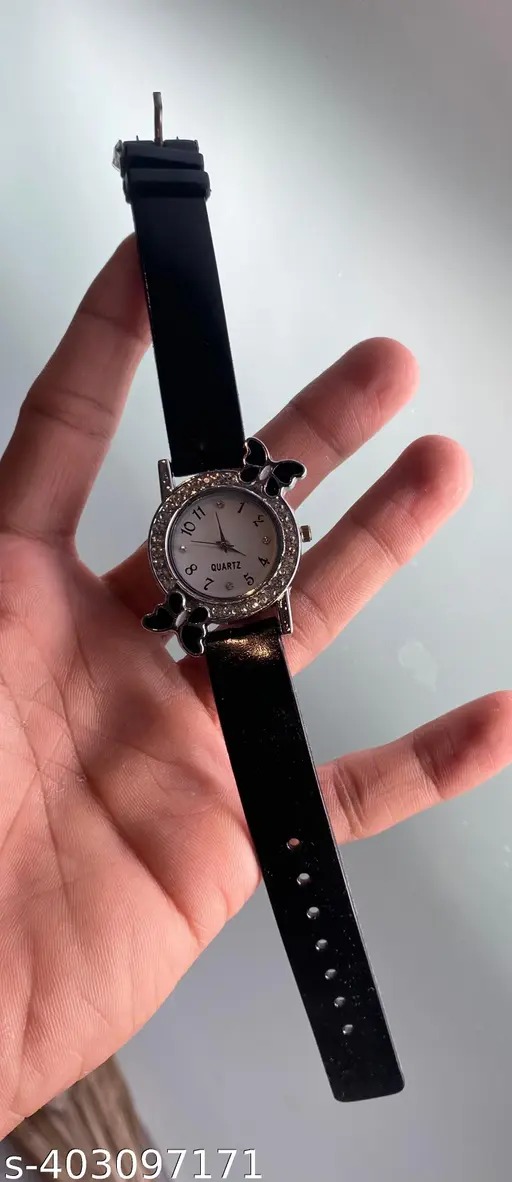 Girls Fashionable Rubber Casual Analog Watch In Black Color