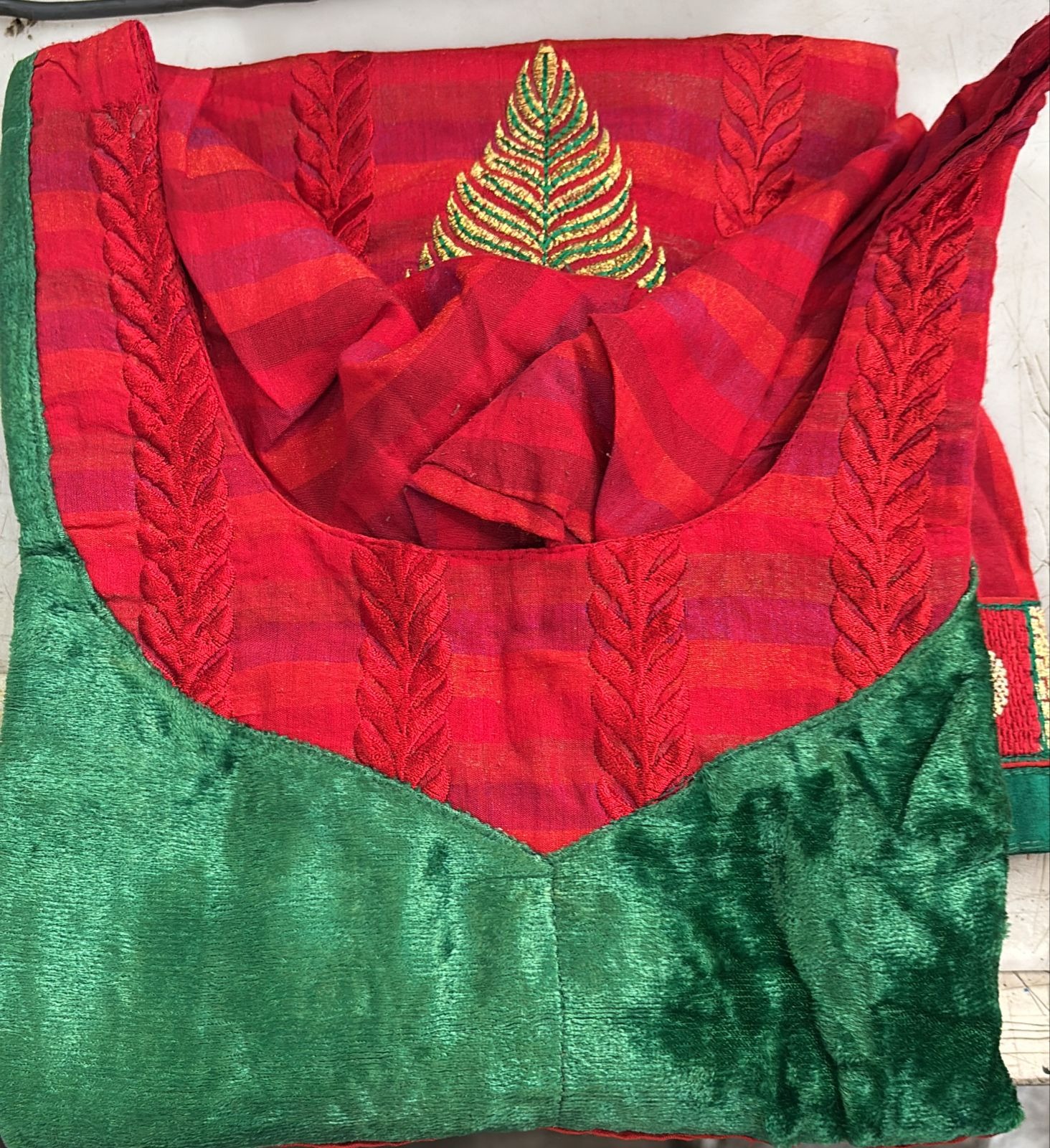 Women Green Red Colour Kurti Size L