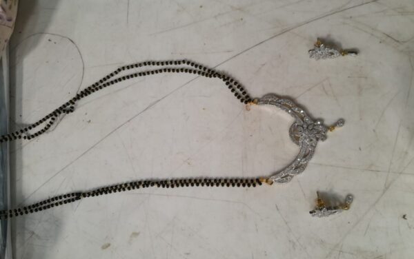 Womens Mangalsutra With Earrings Black