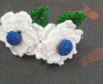 Flower Earrings White 1 Pair
