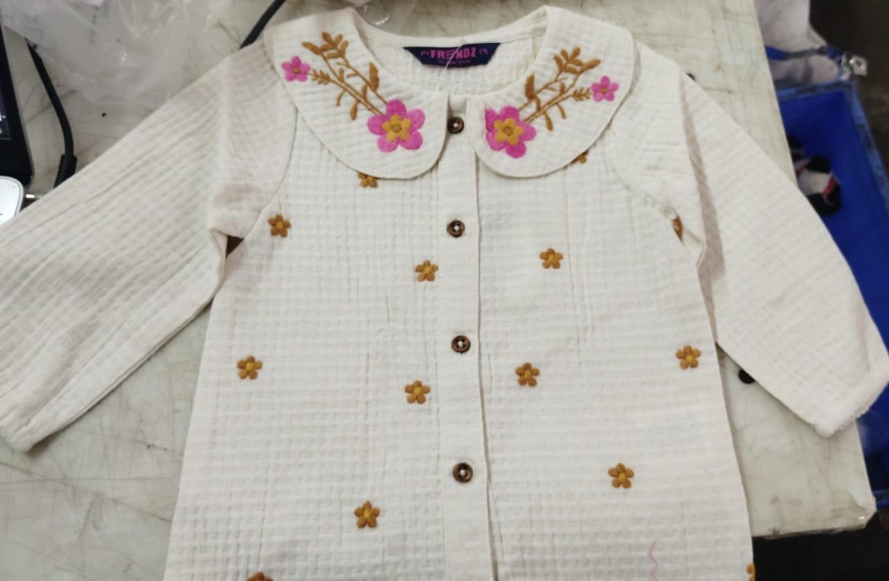 Friends Off White Color Kids Girl Top Size 1824 M