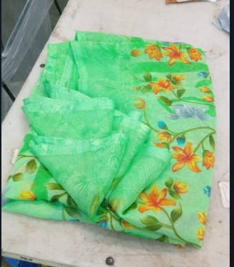 Womens Light Green Floral Printed Saree With Blouse Piece