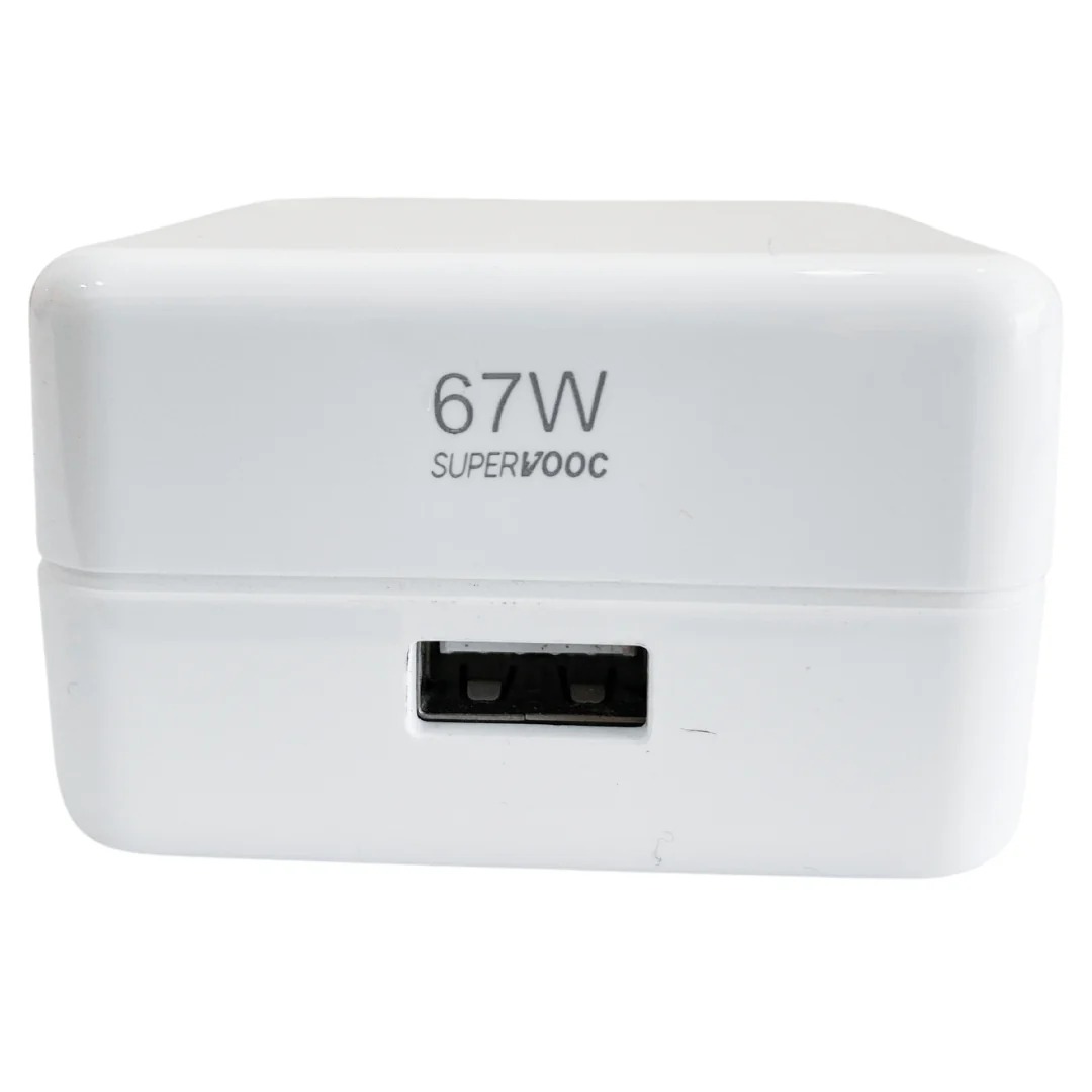 White 67W Super Vooc Adapter