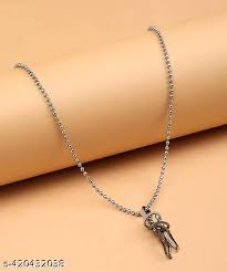 Stylish Hug Pendant With Ball Chain