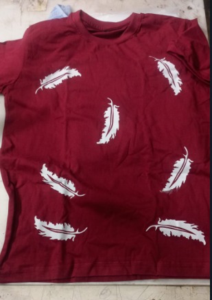 Men T Shirt Maroon Printed Size M