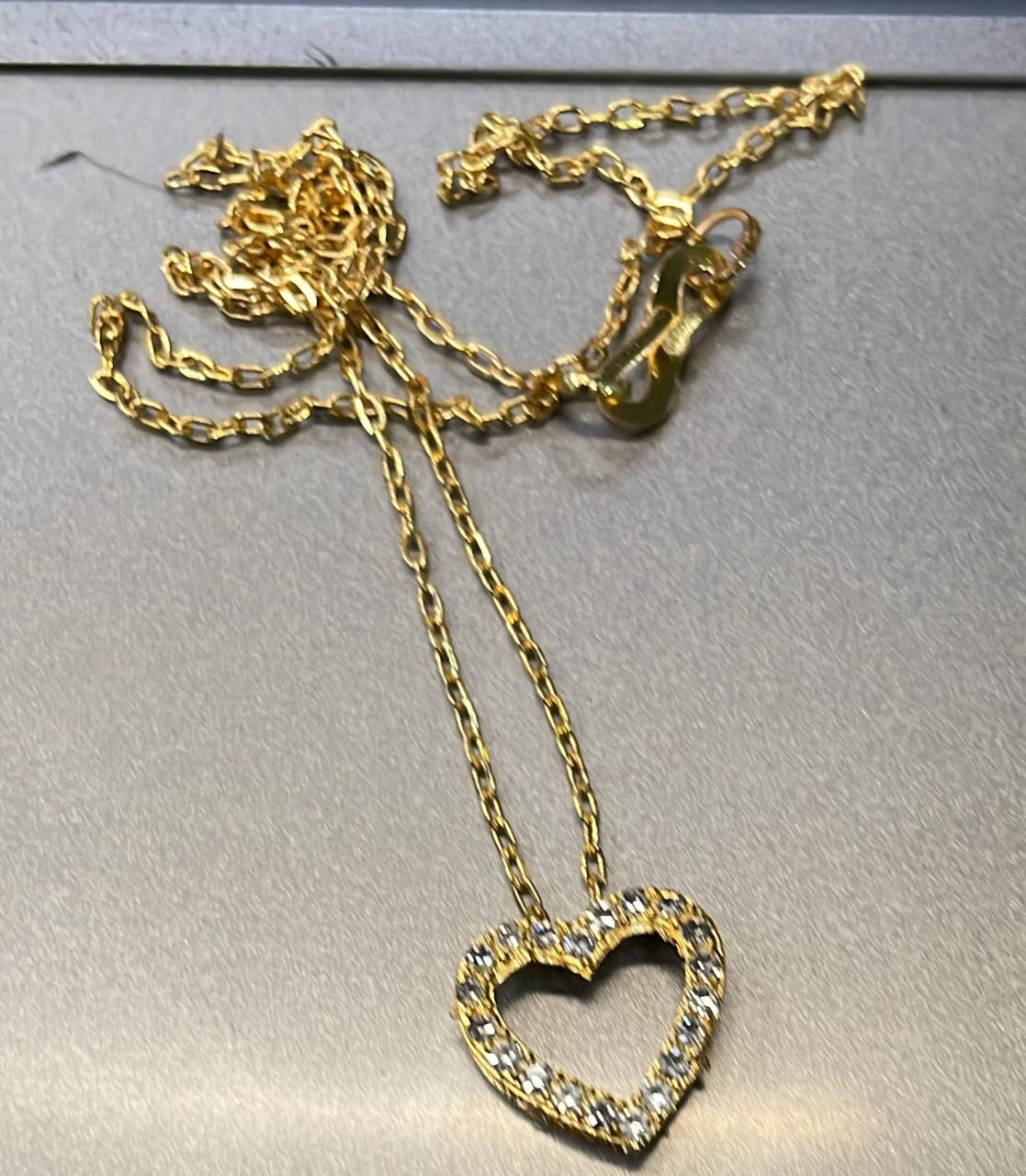 Women Gold Neck Chain With Locket