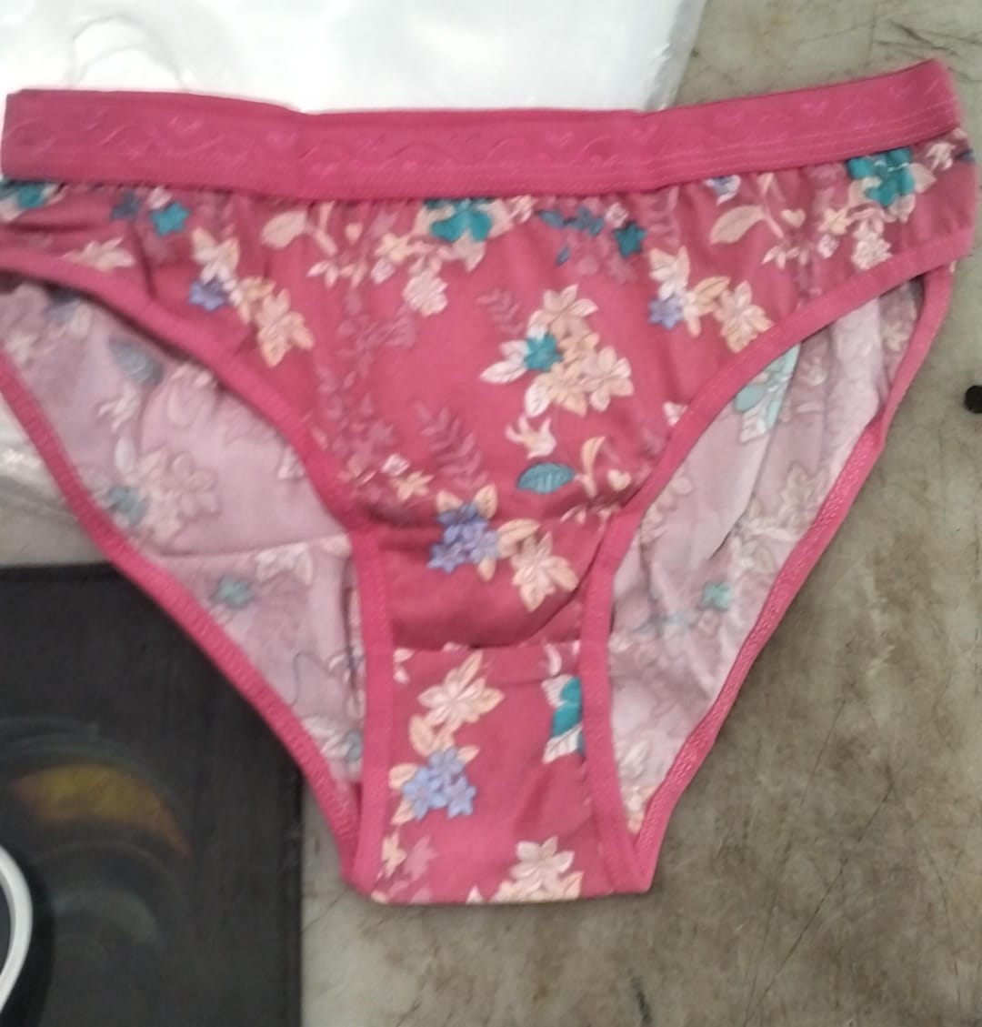 Woman Red Printed Panty Size S