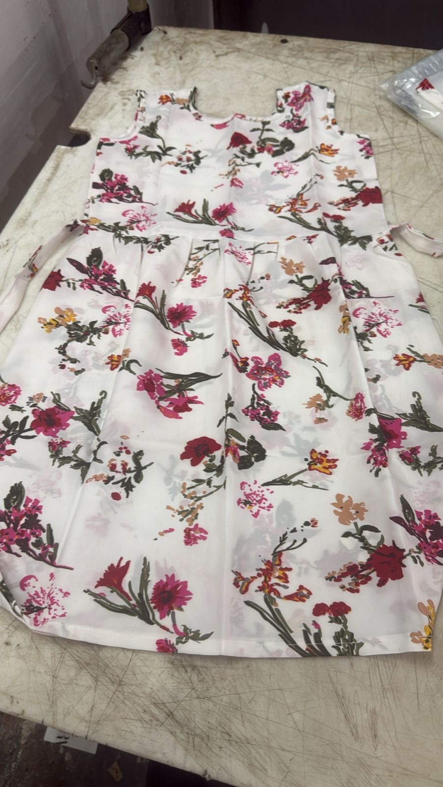 Women Top White Color Size S Flower Printed