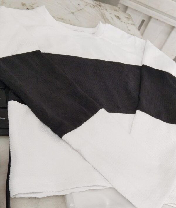 Black And White Color Crop Top For Women Size S