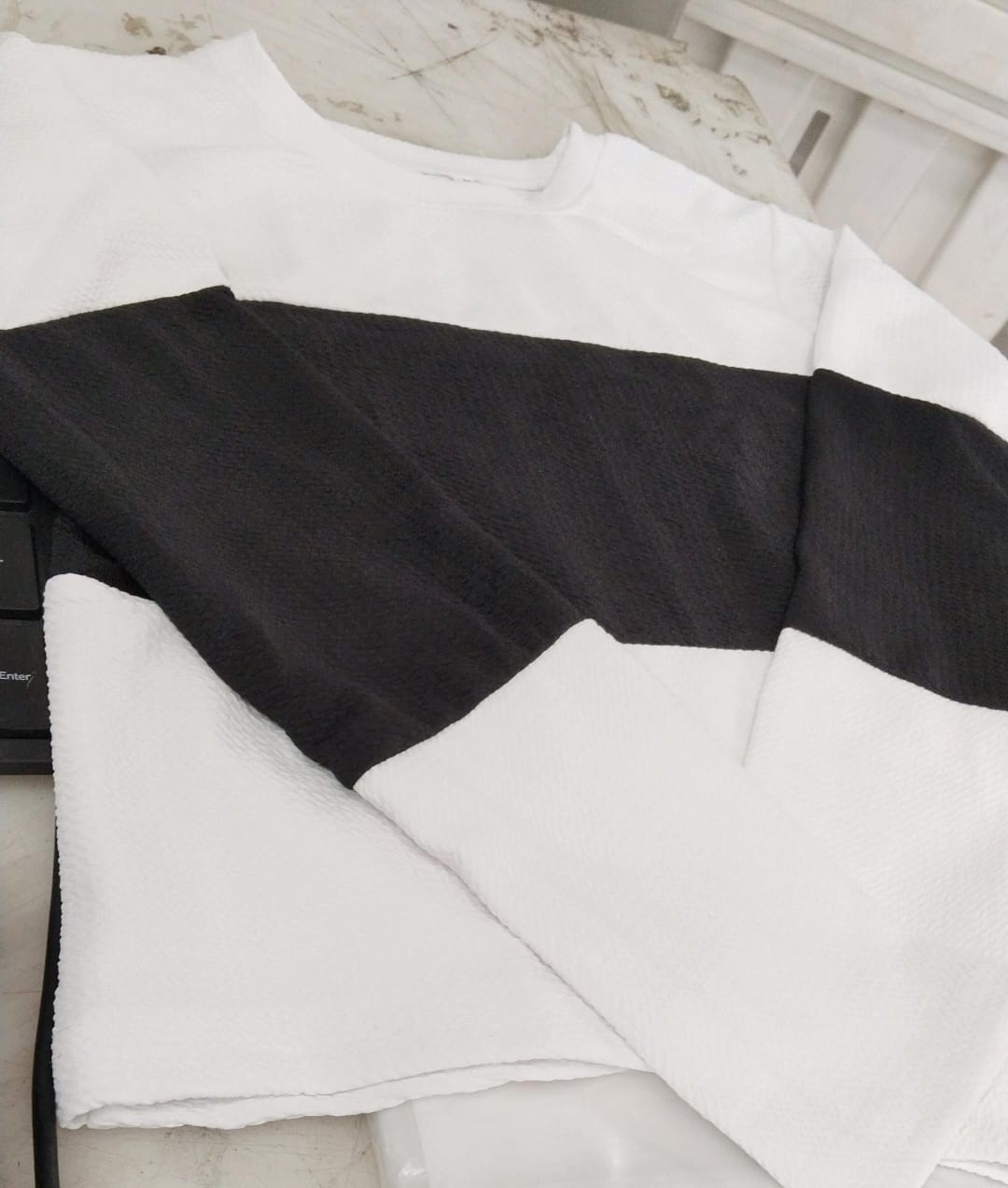 Black And White Color Crop Top For Women Size S