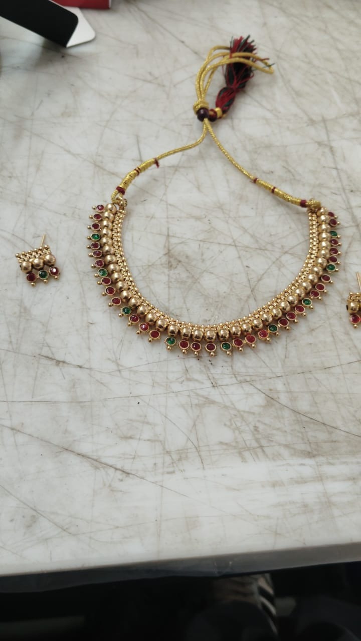 Women Multicolor Necklace With Earrings