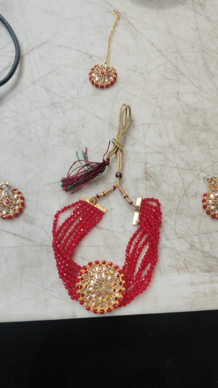 Women Red Color Necklace Earrings With Tikka
