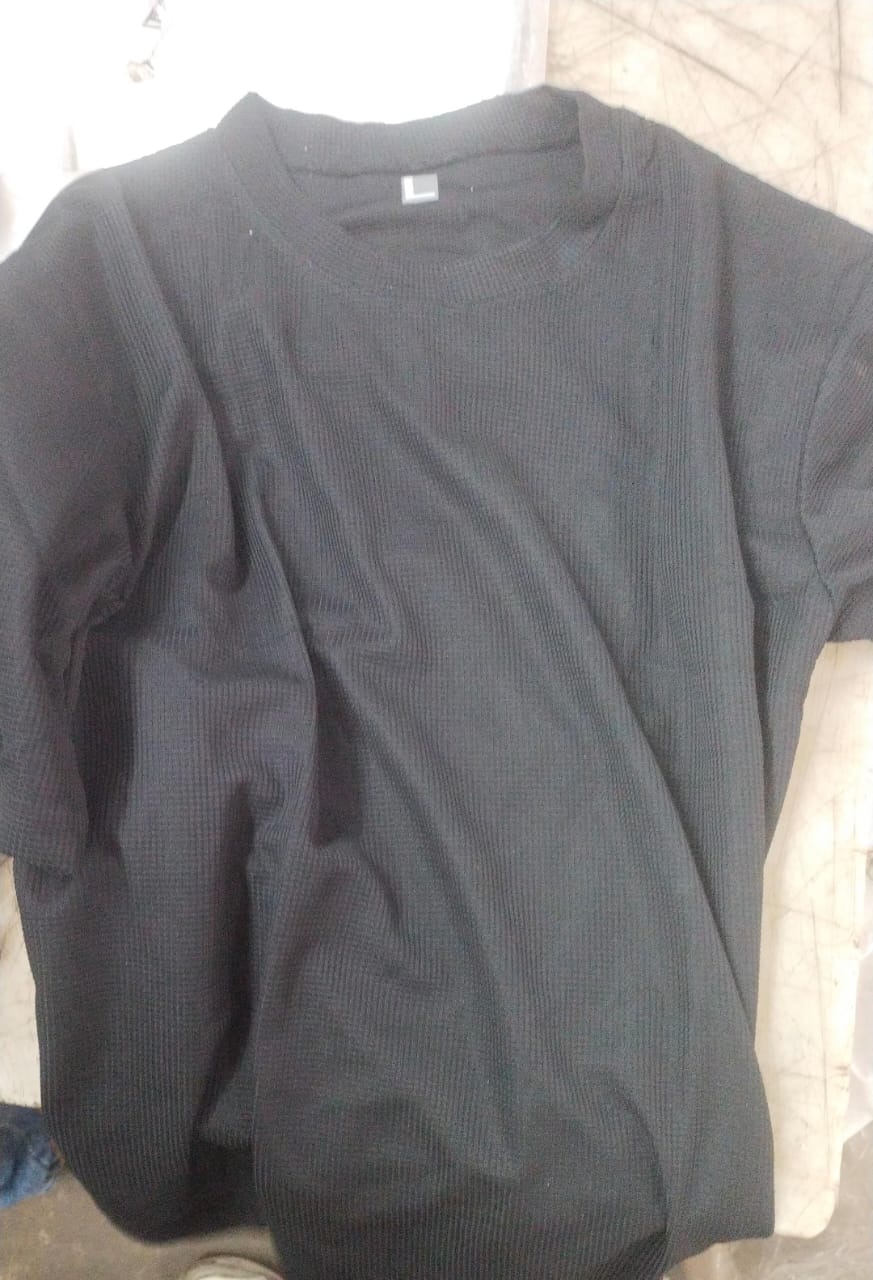 Men Black Colour T Shirt Size L