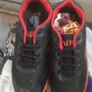 Mens Black And Red Colour Running Shoes Size 6