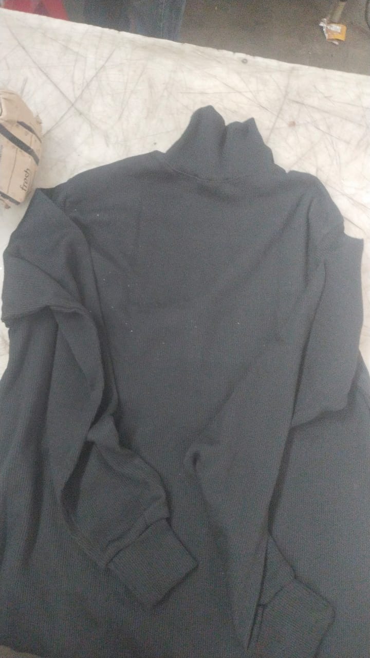 Black Colour Sweatshirt For Men Size M