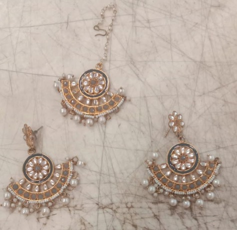 Gold And White Earrings With Maang Tikka For Women