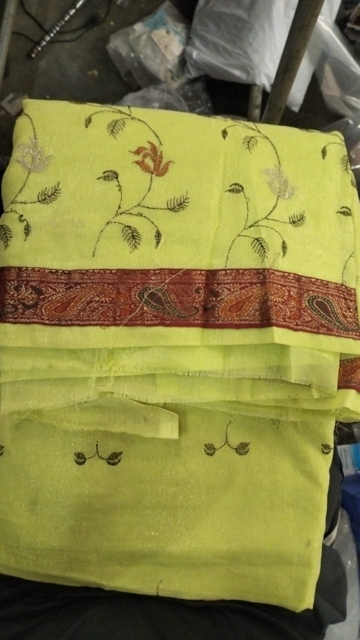 Woman Light Green Saree