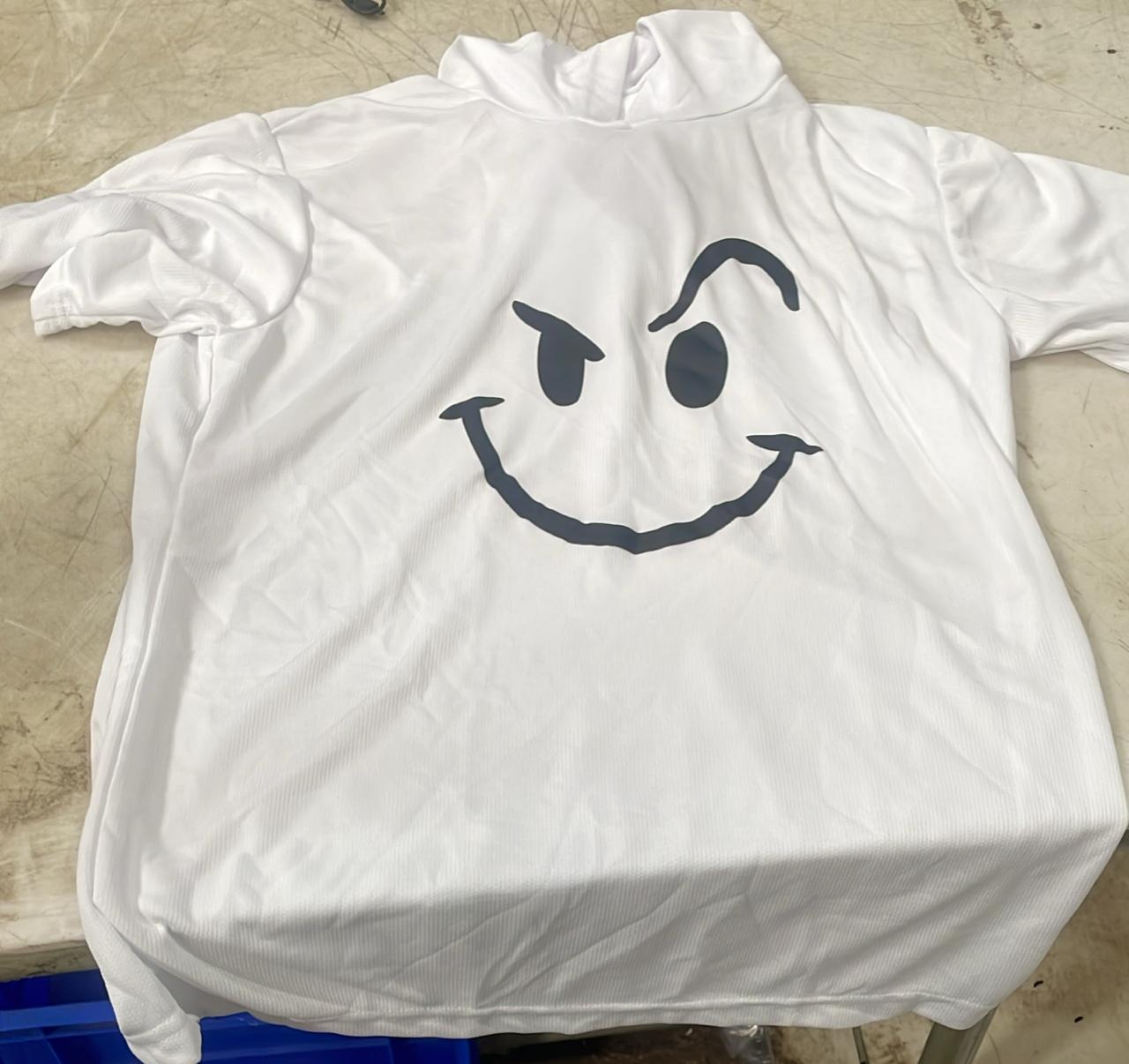 White Color T Shirt For Men Size M