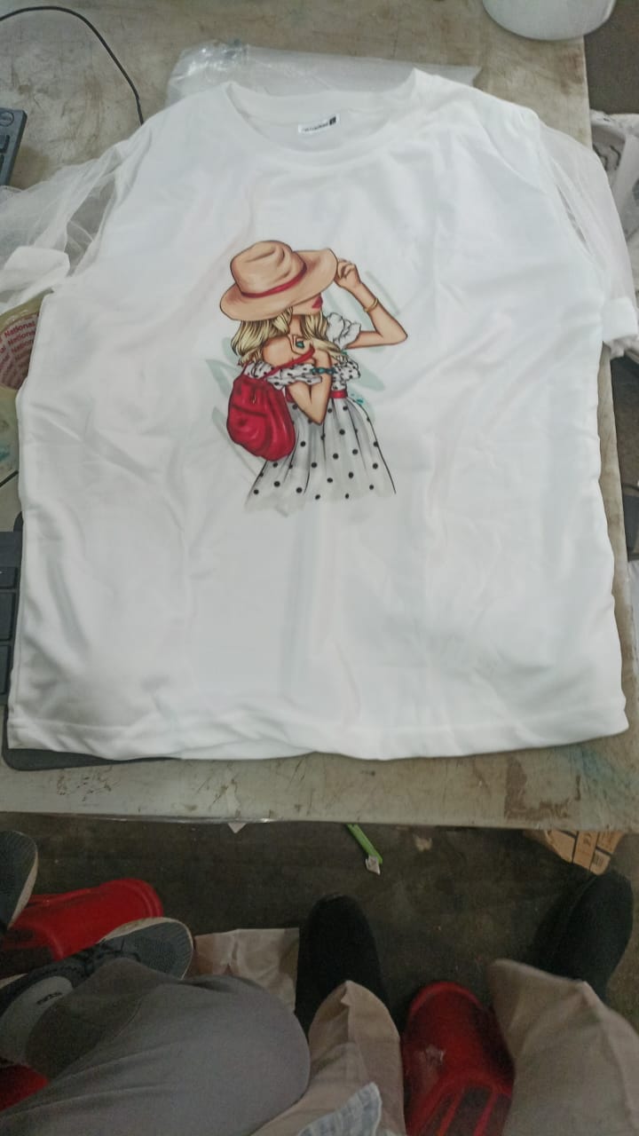 Woman Round Neck T Shirt White Color Size L