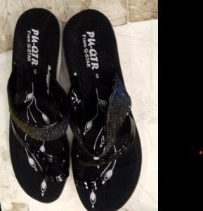 Women Flat Slippers Black Size 5