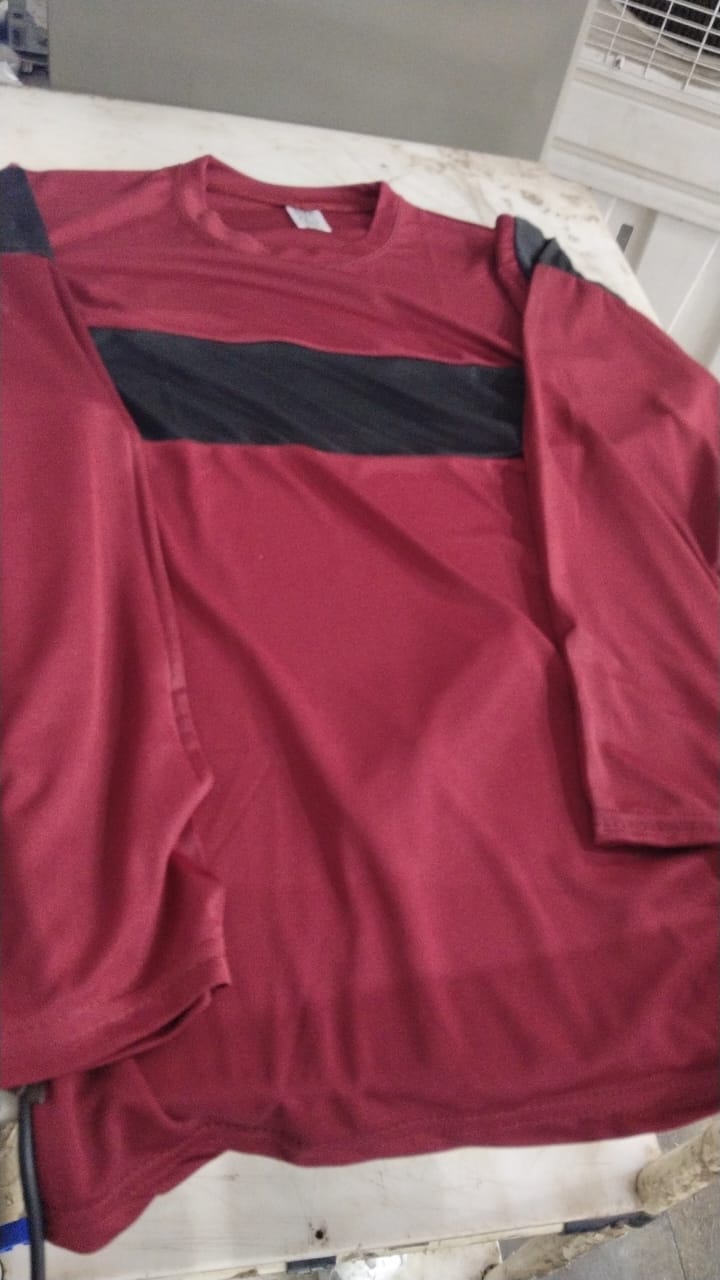 Maroon And Black Color Full Sleeve T Shirt For Men Size L