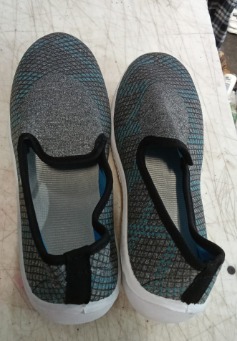 Womens Grey Color Sneakers Size 7