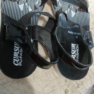 Women Black Color Slippers Size 5