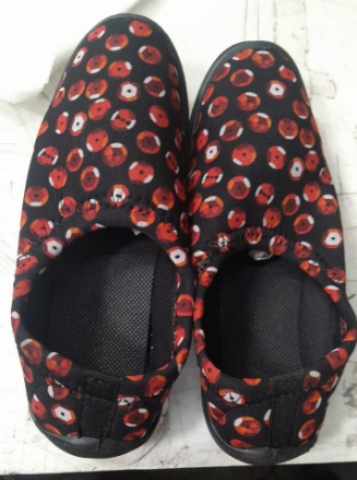Womens Slip On Shoes Black Red Size 5