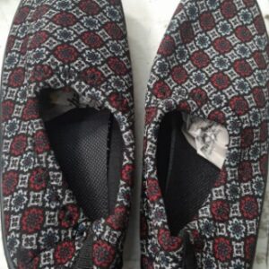Womens Slip On Shoes Black Red Size 9
