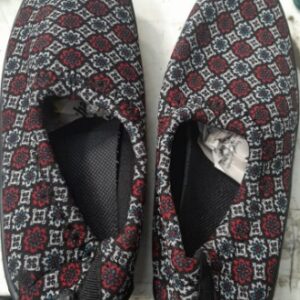 Womens Slip On Shoes Black Red Size 8