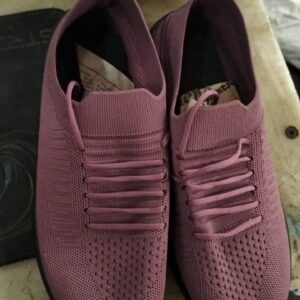 Woman Running Shoe Purple Color Size 6
