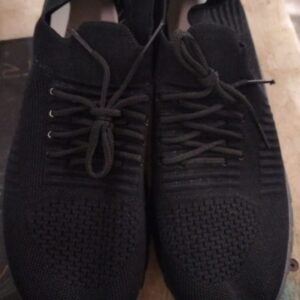 Woman Black Running Shoe Size 6
